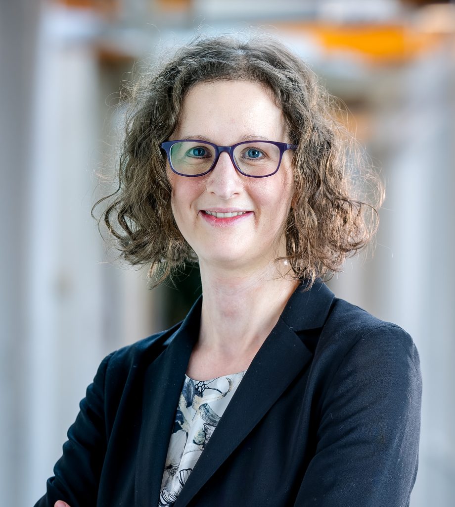 Dr. Heidi Tworek